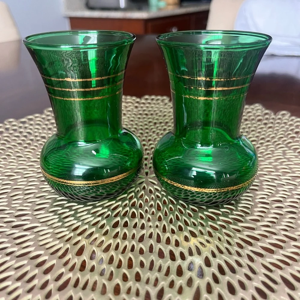 Set of 2 1950s flared bud vase green glass by Anchor Hocking with metallic gold
